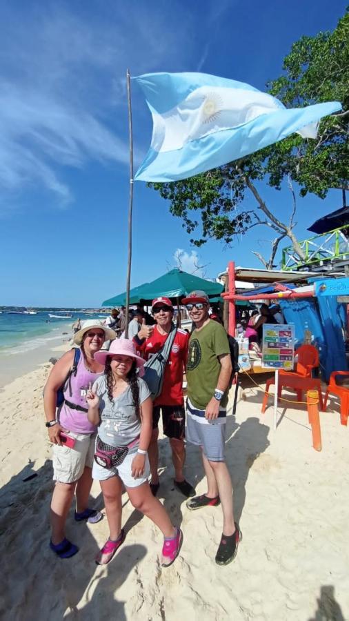 A Orilla Del Mar En Baru Hostel Cartagena Ngoại thất bức ảnh