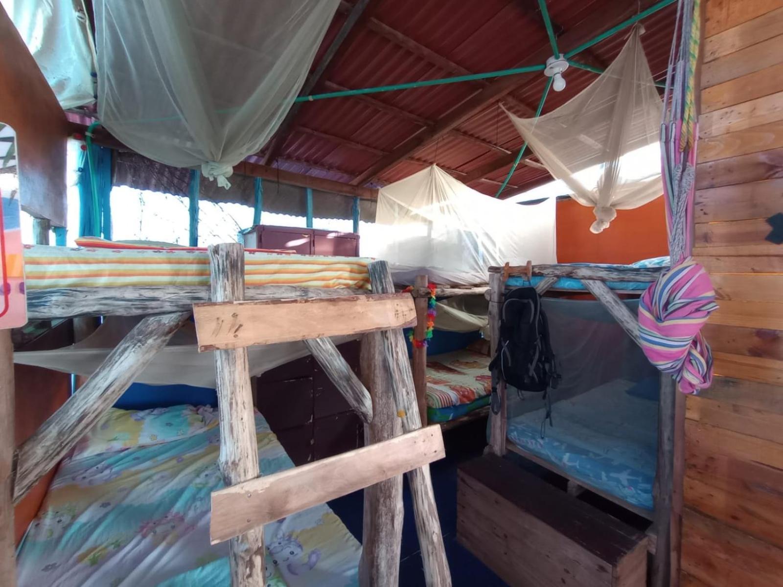 A Orilla Del Mar En Baru Hostel Cartagena Ngoại thất bức ảnh