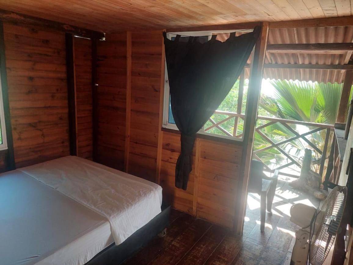 A Orilla Del Mar En Baru Hostel Cartagena Ngoại thất bức ảnh