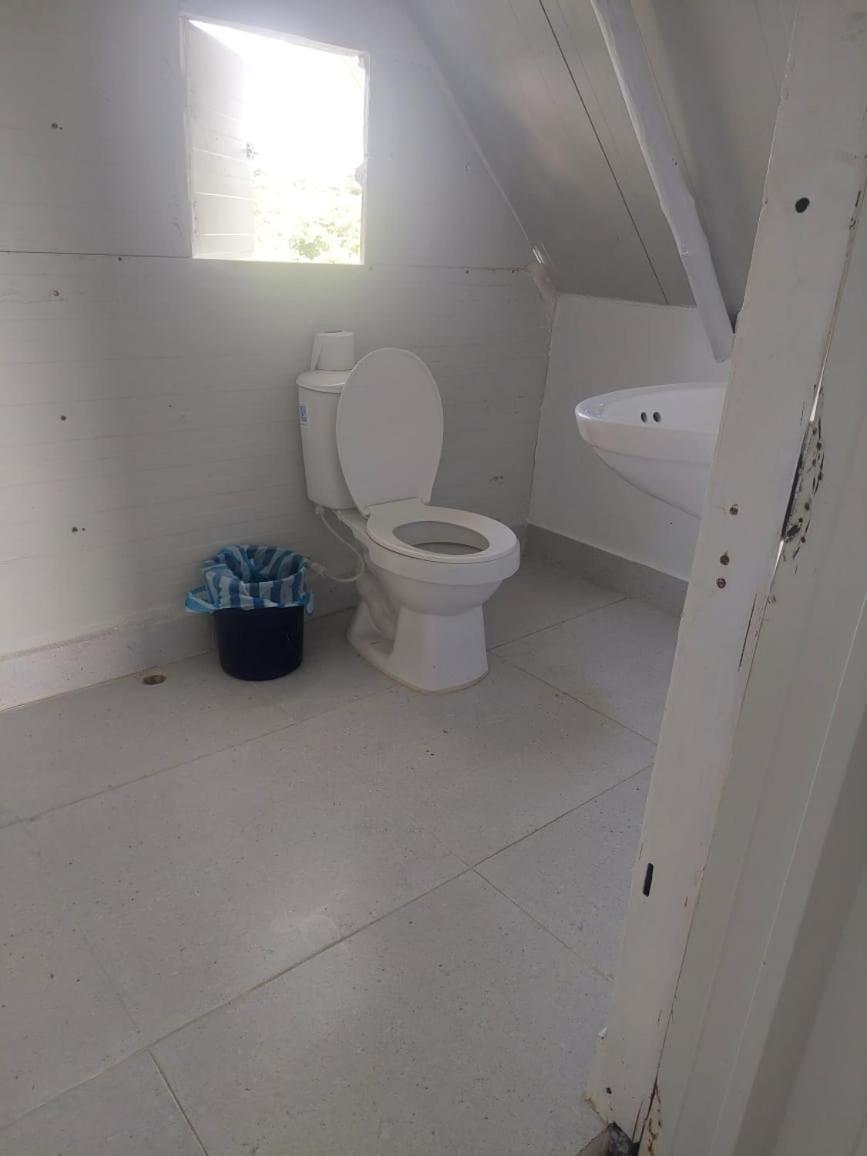 A Orilla Del Mar En Baru Hostel Cartagena Ngoại thất bức ảnh