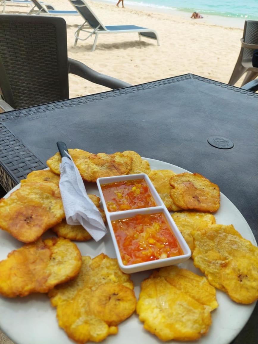 A Orilla Del Mar En Baru Hostel Cartagena Ngoại thất bức ảnh