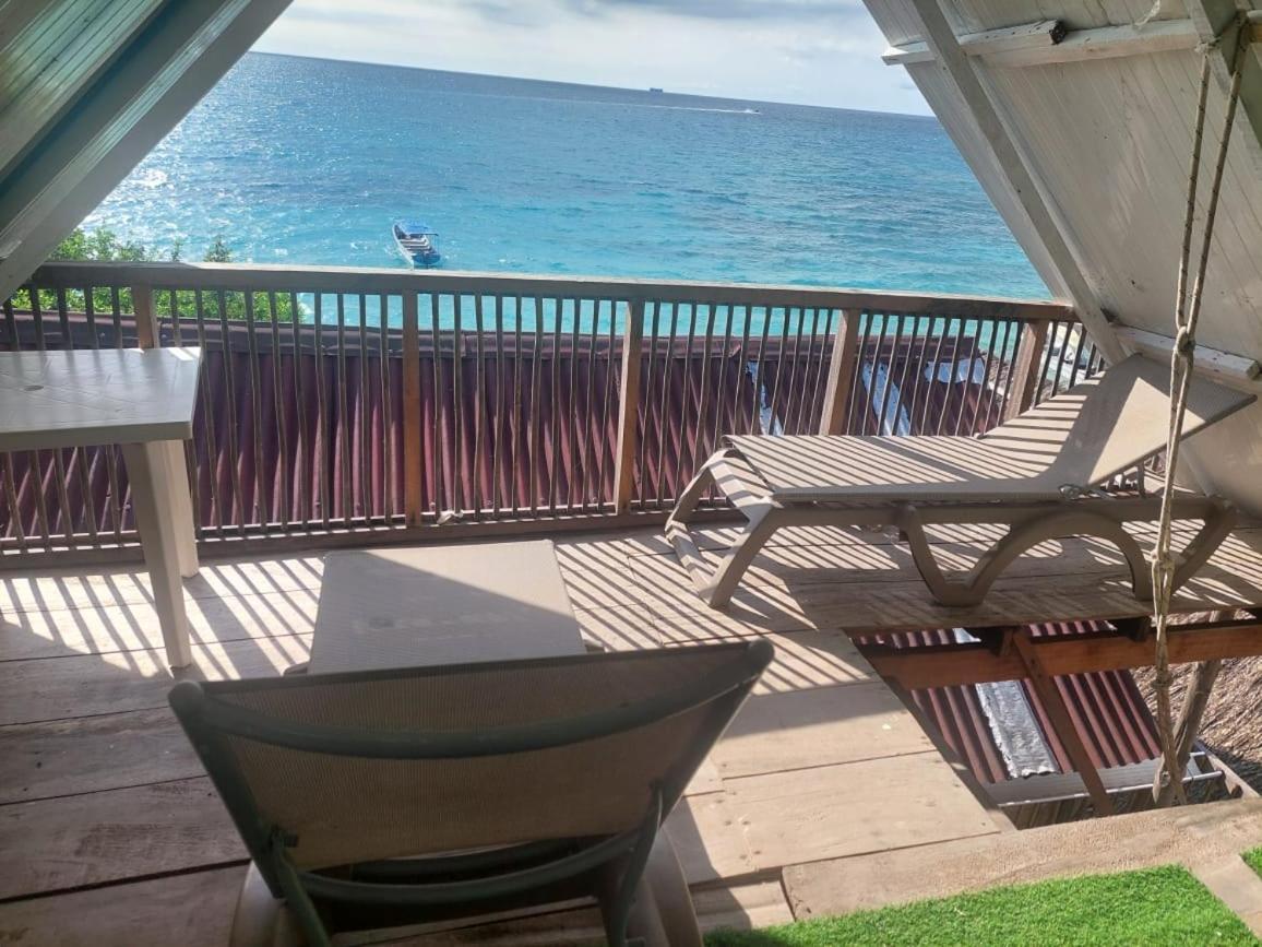 A Orilla Del Mar En Baru Hostel Cartagena Ngoại thất bức ảnh